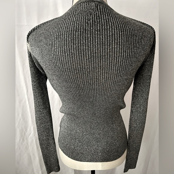 Ribbed sweater, size medium​ - Picture 5 of 6
